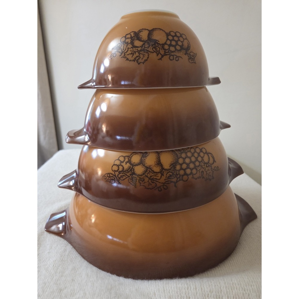 Vintage Pyrex Old Orchard Cinderella Mixing Nesting Bowls. 441, 442, 443 & 444